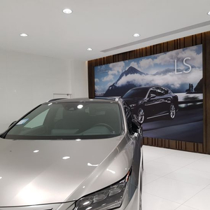 Gratis Berdiri Wall Hanging Galeri Seg Ekstrusi Merek Terkenal Mobil Background Light Box Seg Aluminium Extrusion Advert Lightbox
